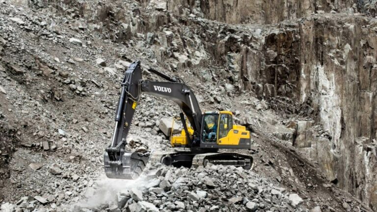 Escavadeira Volvo EC200D