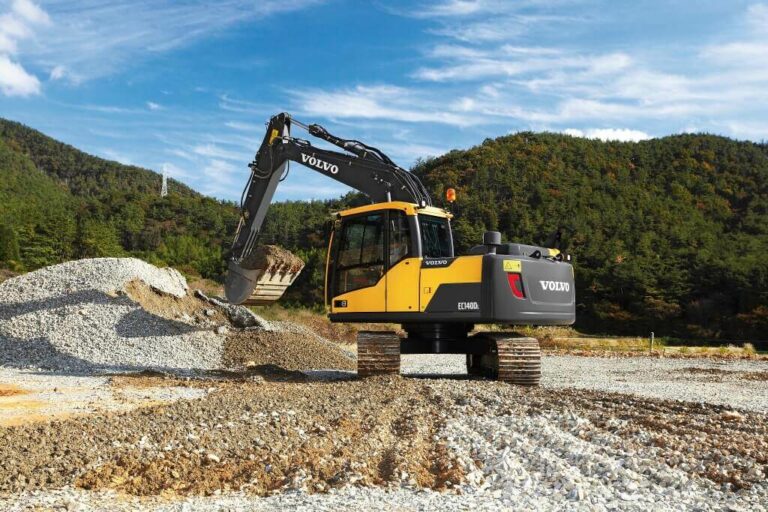 Escavadeira de Esteira EC140DL Volvo