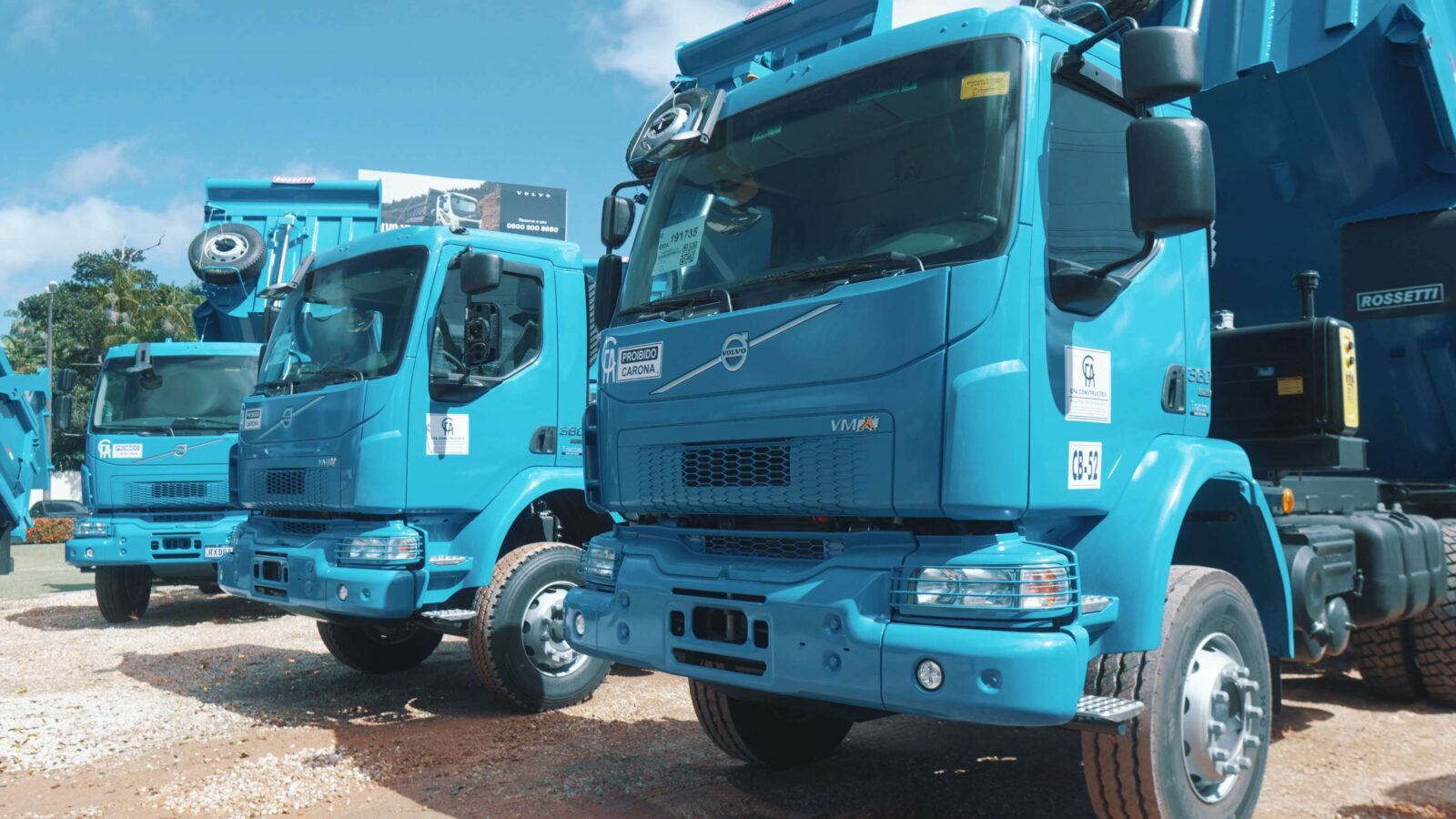 Caminhao Volvo VMX MAX 04 Construtora CFA renova frota com caminhões VMX MAX da Tracbel para obras de infraestrutura