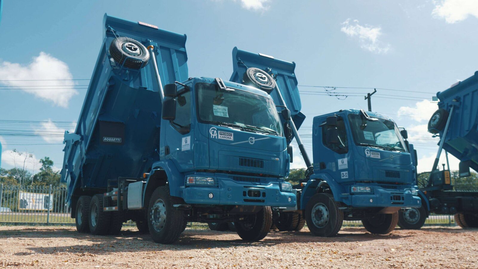 caminhao Volvo VMX MAX 01 Construtora CFA renova frota com caminhões VMX MAX da Tracbel para obras de infraestrutura