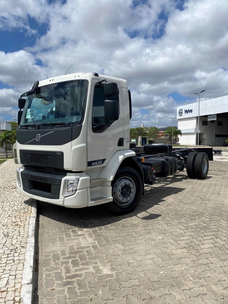 Caminhão Toco Volvo VM 290