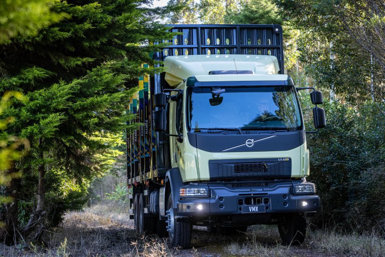 Caminhão Volvo VMX Florestal