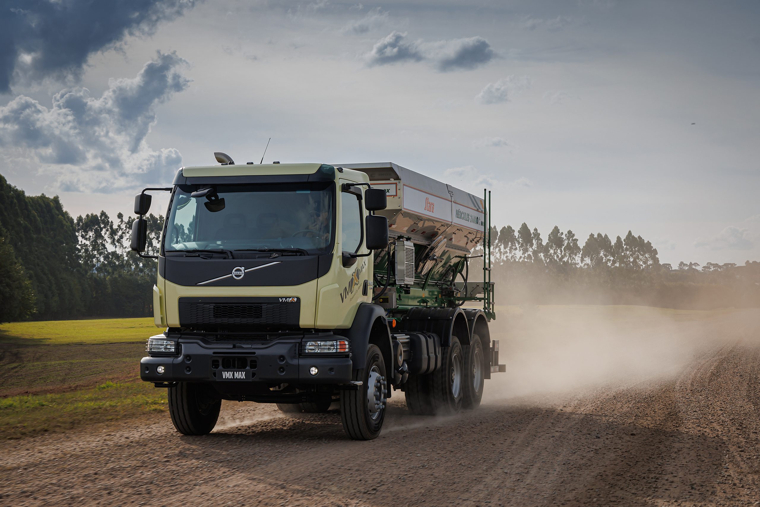 Caminhão Volvo VMX MAX