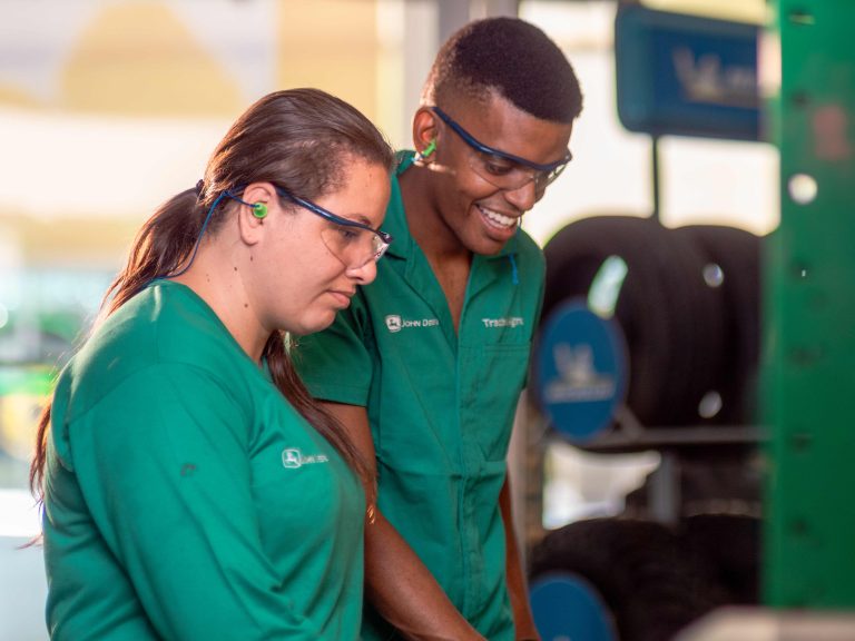 Tracbel Agro programa de formação de assistentes técnicos para máquinas