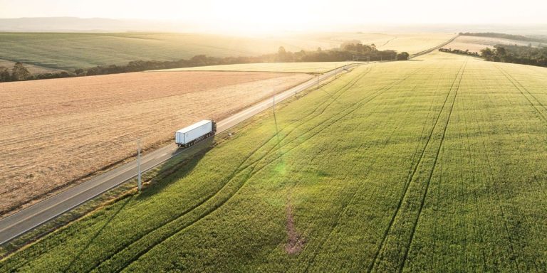 Saiba economizar o combustível do caminhão em viagens longas
