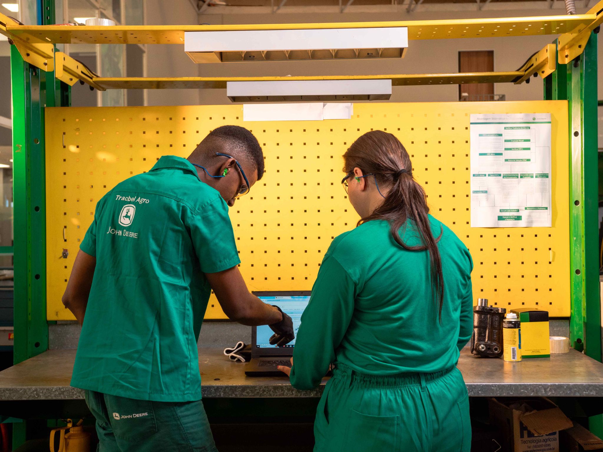 Programa da Tracbel Agro forma jovens assistentes técnicos