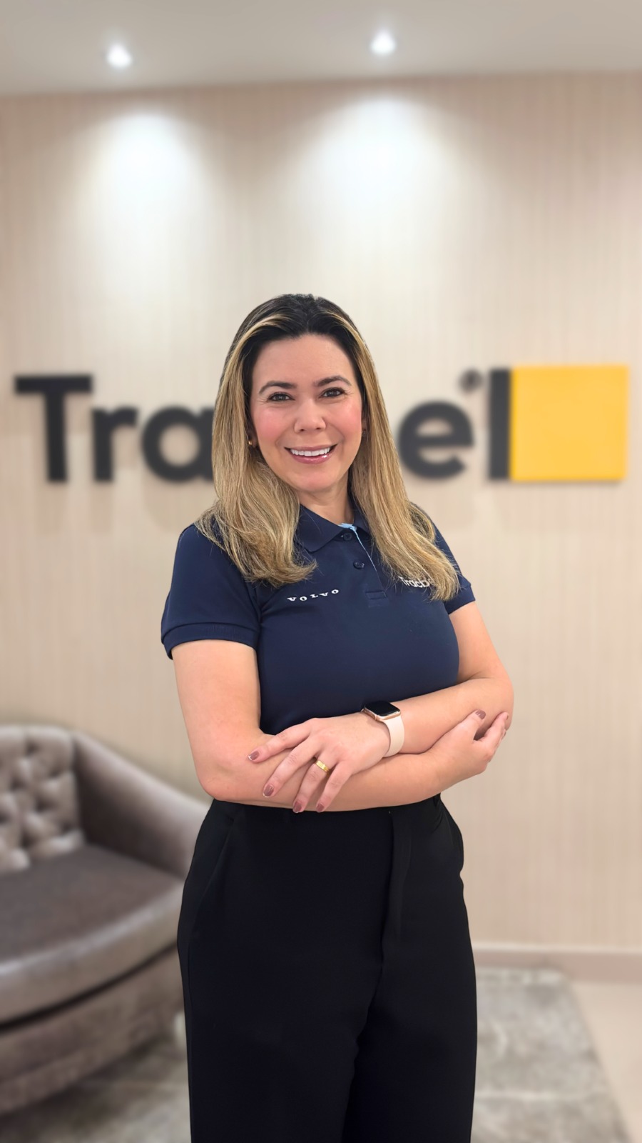 Kennya Menezes diretora executiva da Tracbel Veiculos Comercias Kennya Menezes é a nova diretora executiva da Tracbel Veículos Comerciais