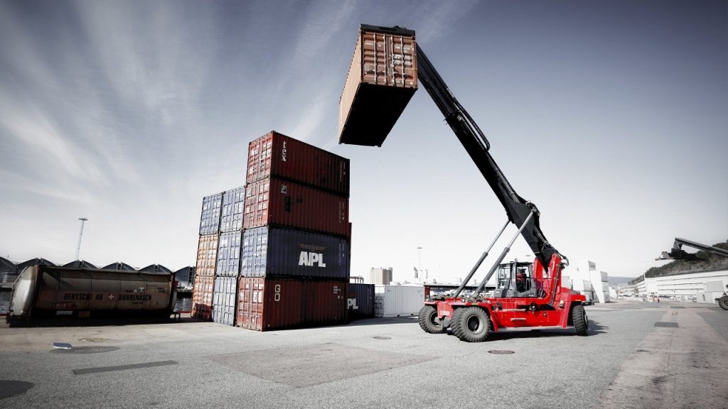 Infraestrutura melhorada com novo equipamento Tracbel lança nova linha de movimentadores de contêineres Kalmar de até 45 toneladas