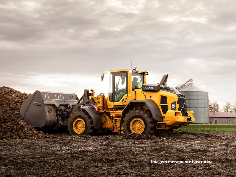 Carregadeira Volvo L90H agriculture operacao Carregadeira Volvo L90H Agriculture: mais produtividade, eficiência e durabilidade no agro
