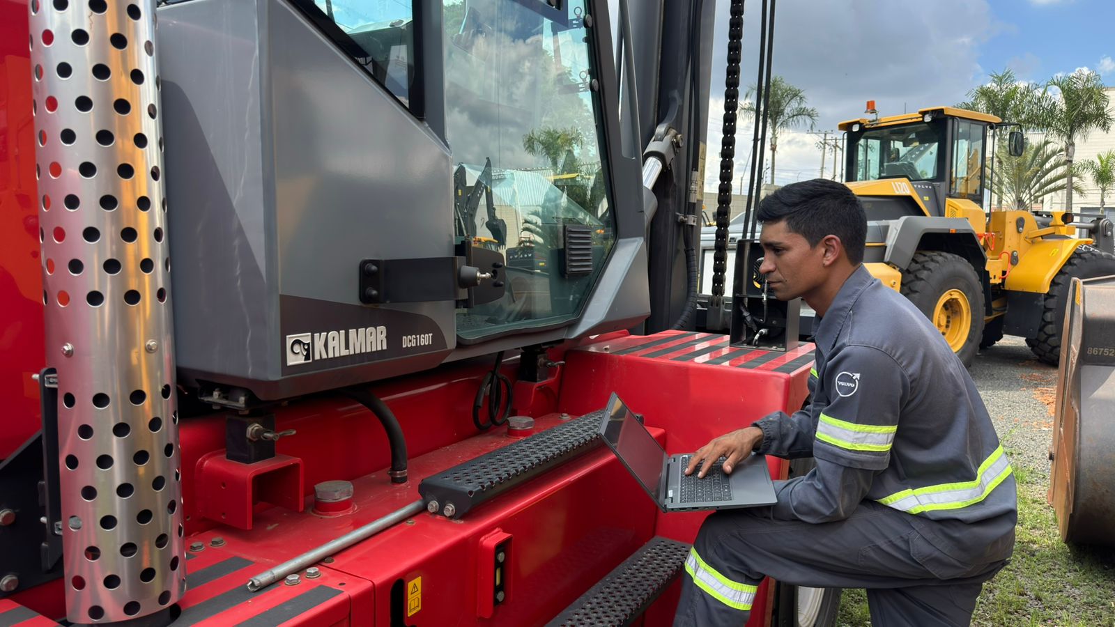 Servicos e pós-venda Kalmar agora são Tracbel em todo o território brasileiro